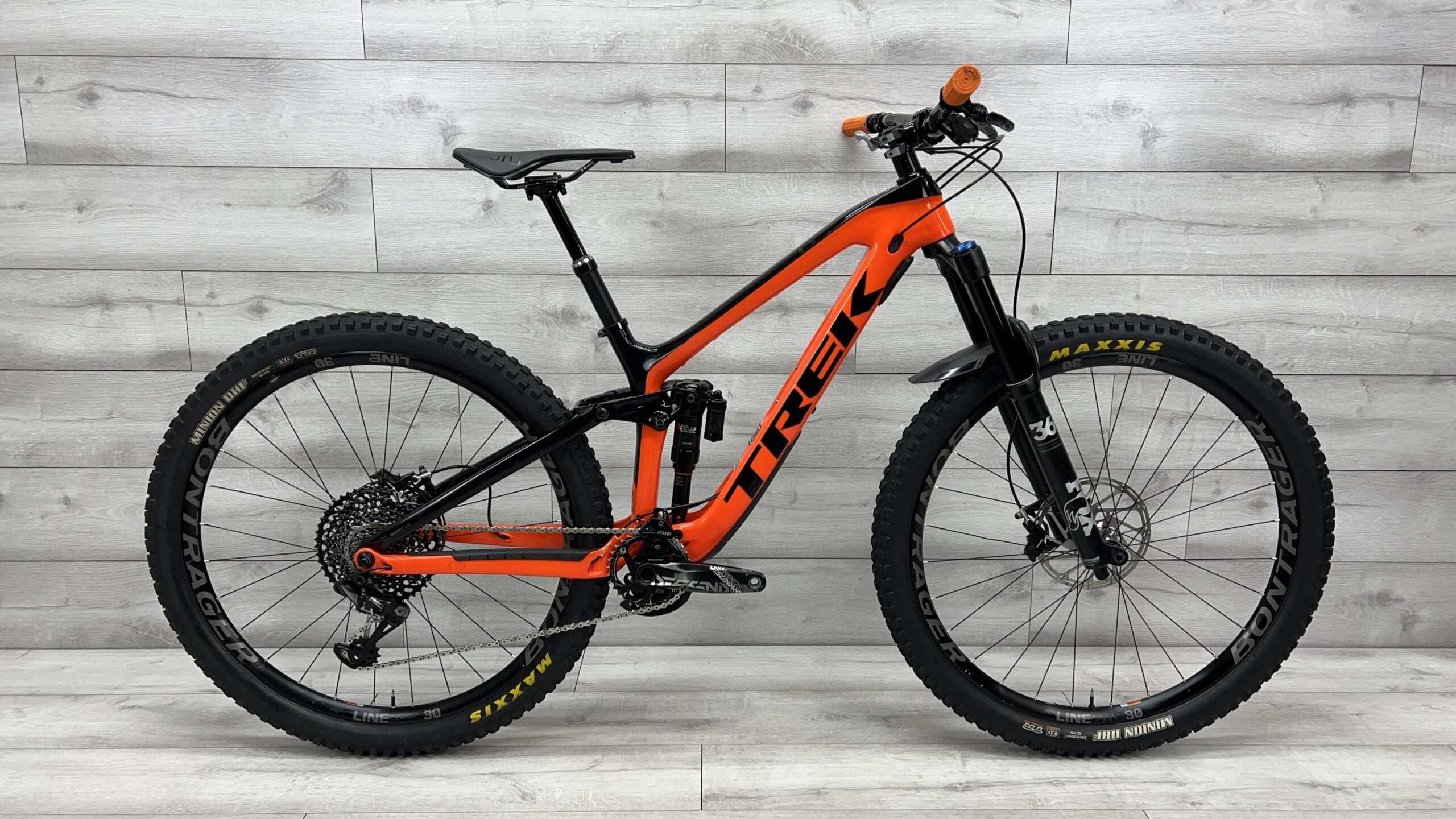 2018 Trek Slash 9.8 Mountain Bike Small