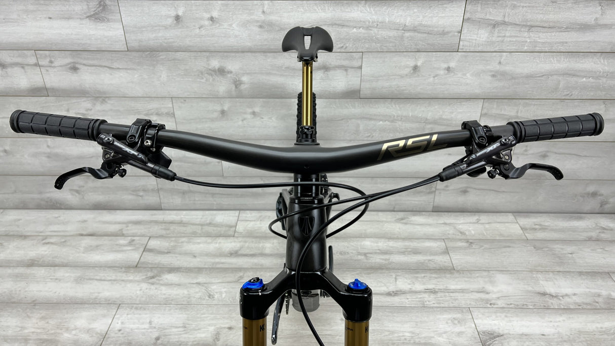 2021 Trek Fuel EX 9.8  Mountain Bike - Med/Large