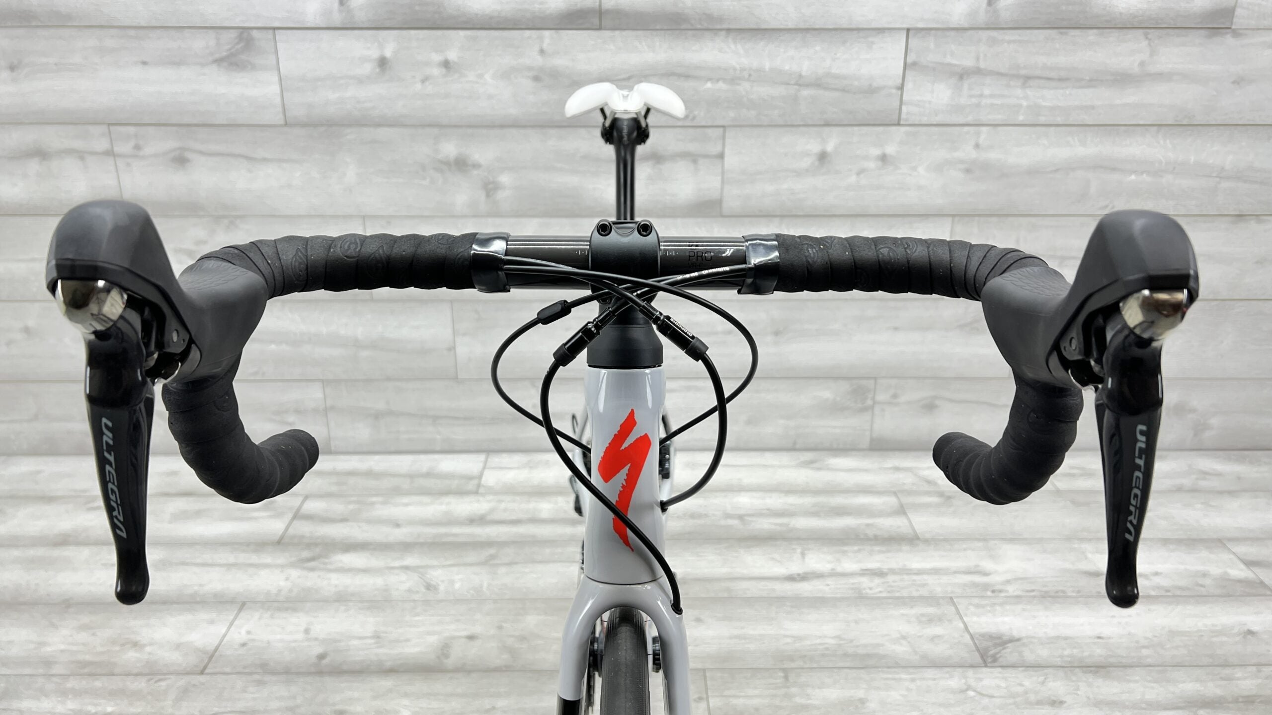 2020 Specialized Roubaix Comp Road Bike - 56cm Cycle Limited 2020 Specialized Roubaix Comp Road Bike - 56cm Cycle Limited