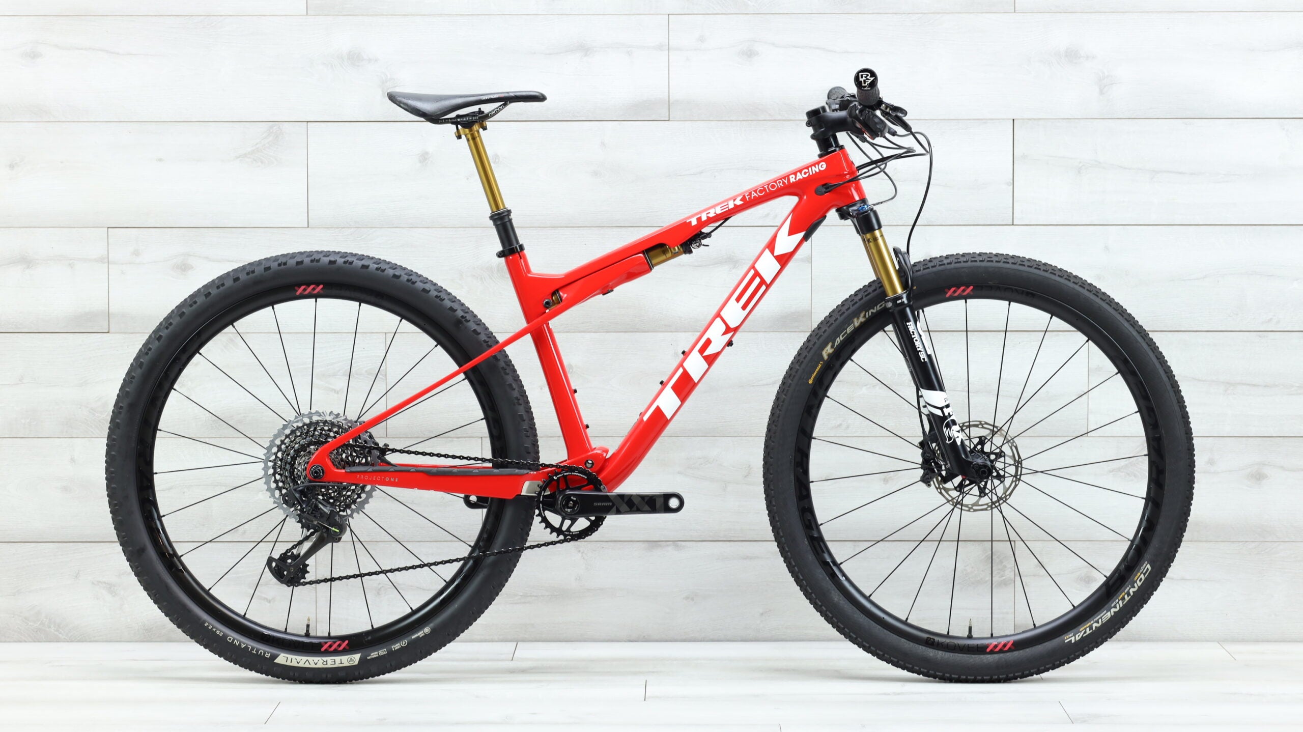 2020 Trek Supercaliber Mountain Bike Med/Large