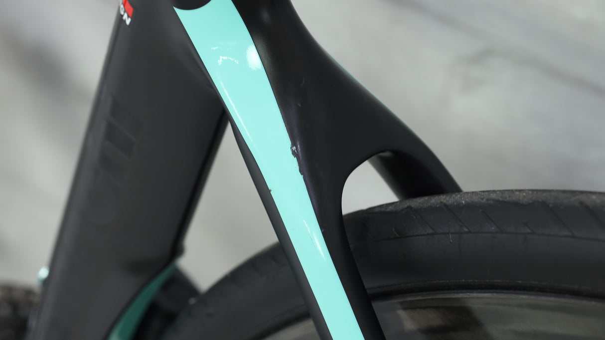 2020 Bianchi Oltre XR4 Red eTap AXS Road Bike - 50cm