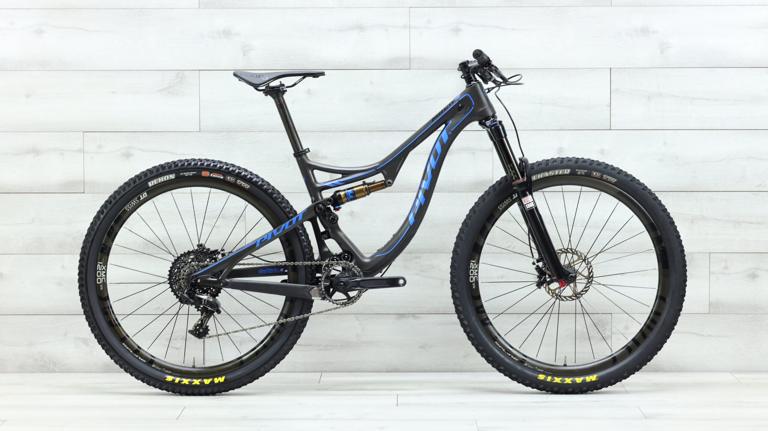 2017 Pivot Mach Carbon Mountain Bike Small