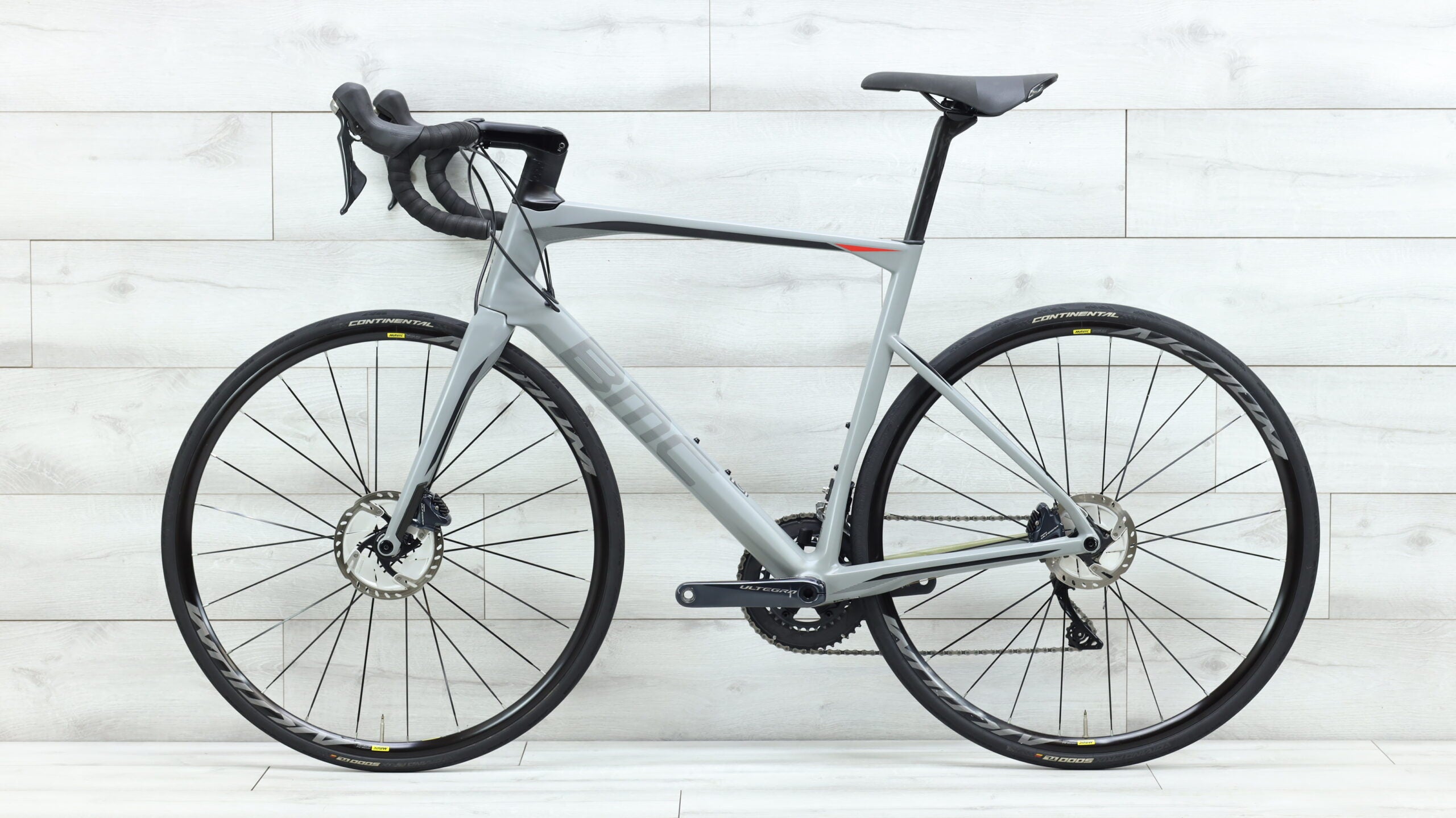 2019 BMC Roadmachine 02 TWO Road Bike