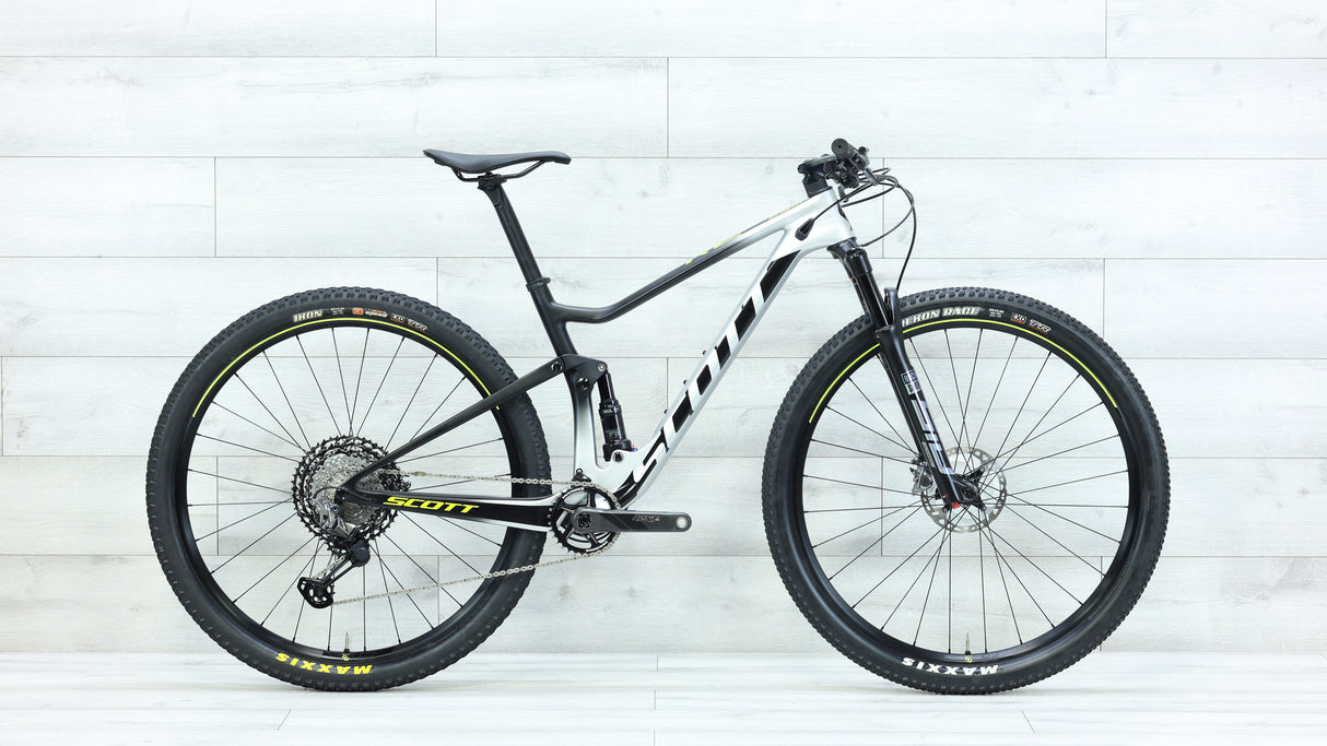 2020 Scott Spark RC 900 Pro Mountain Bike - Medium