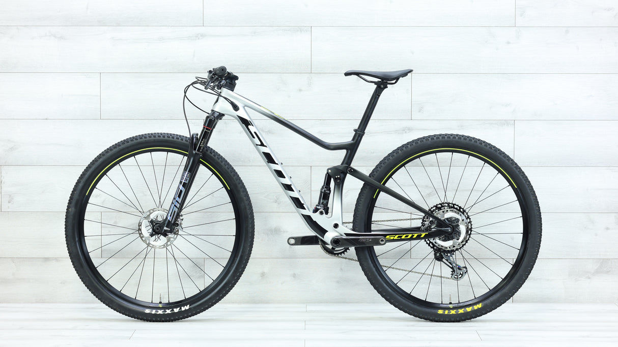 2020 Scott Spark RC 900 Pro Mountain Bike - Medium