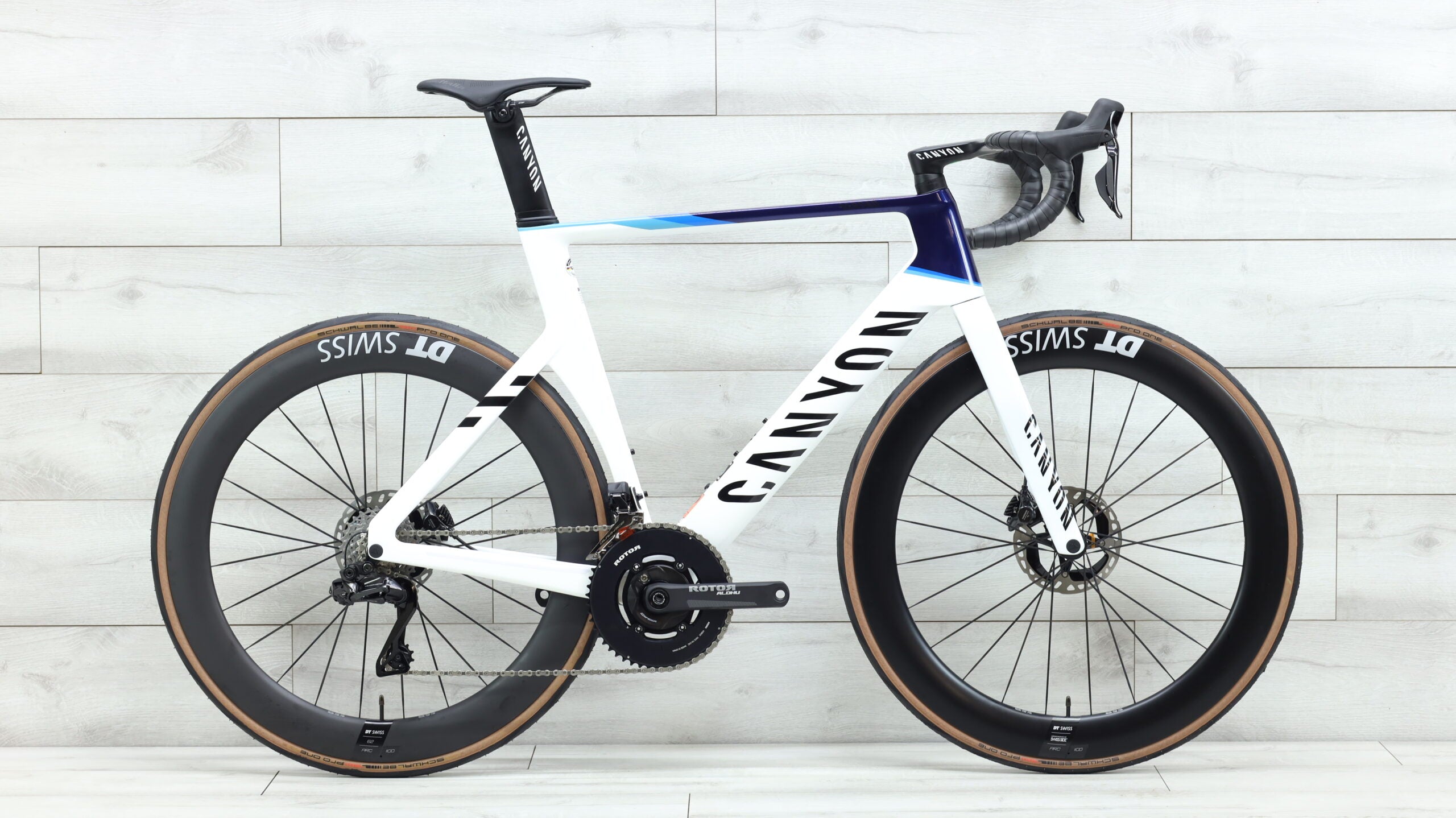 2023 Canyon Aeroad CFR Disc Di2 Road Bike Large