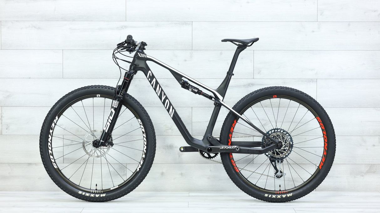 2021 Canyon Lux CF 8 Mountain Bike - Large