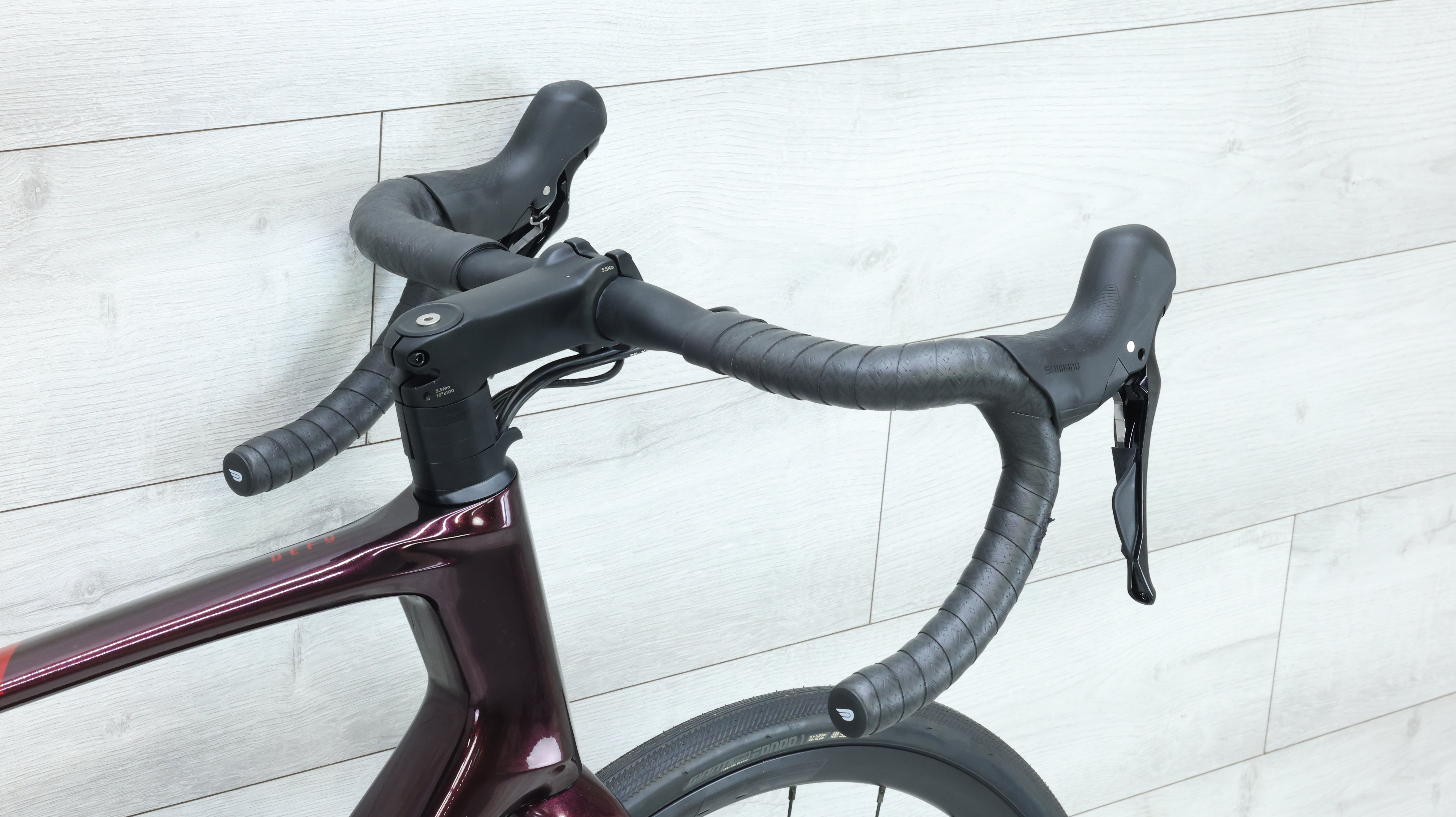 2024 Giant Defy Advanced 2 Road Bike - Med/Large – Cycle Limited