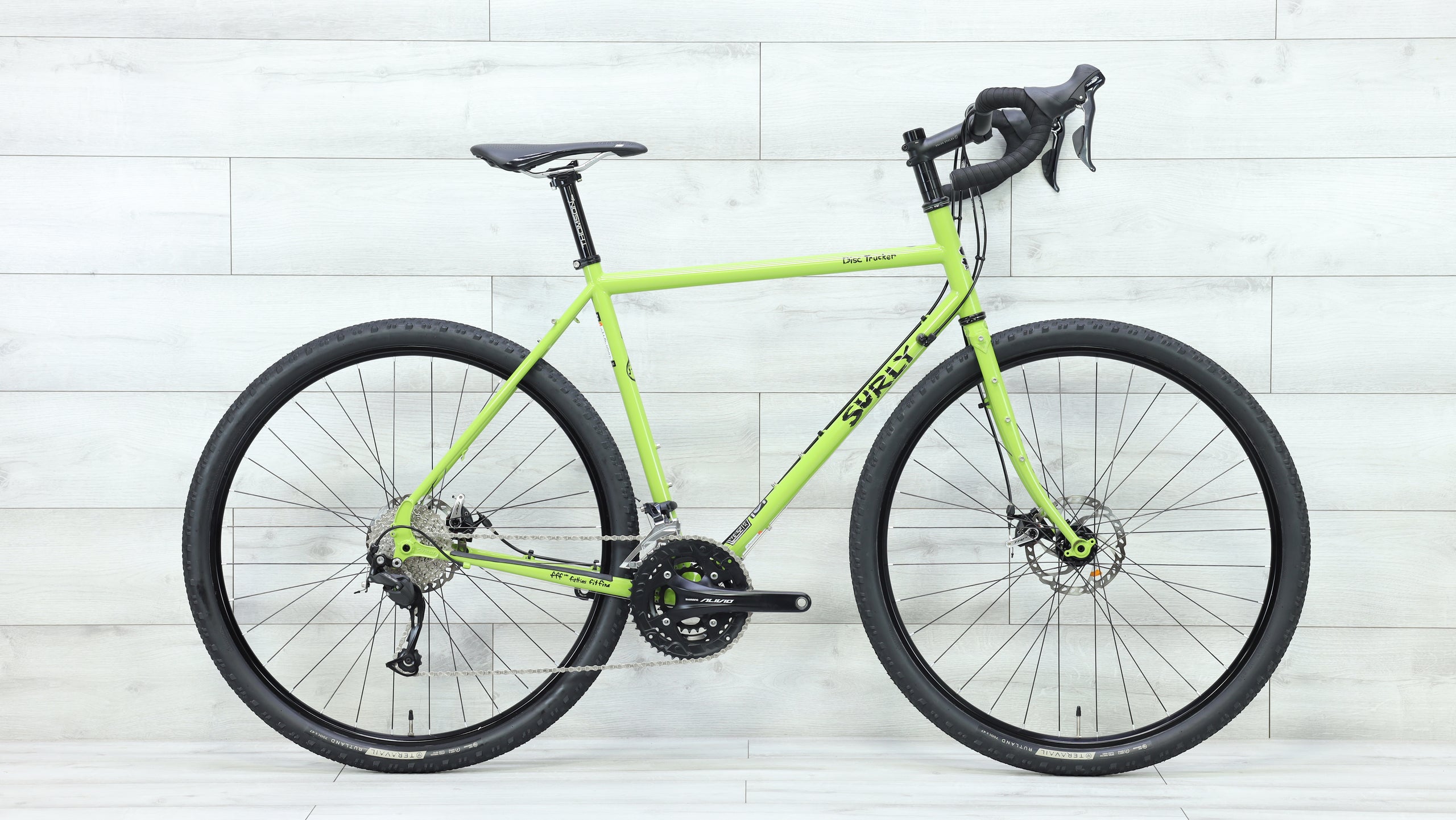 disc trucker gravel bike 2024 Surly Disc Trucker Gravel Bike
