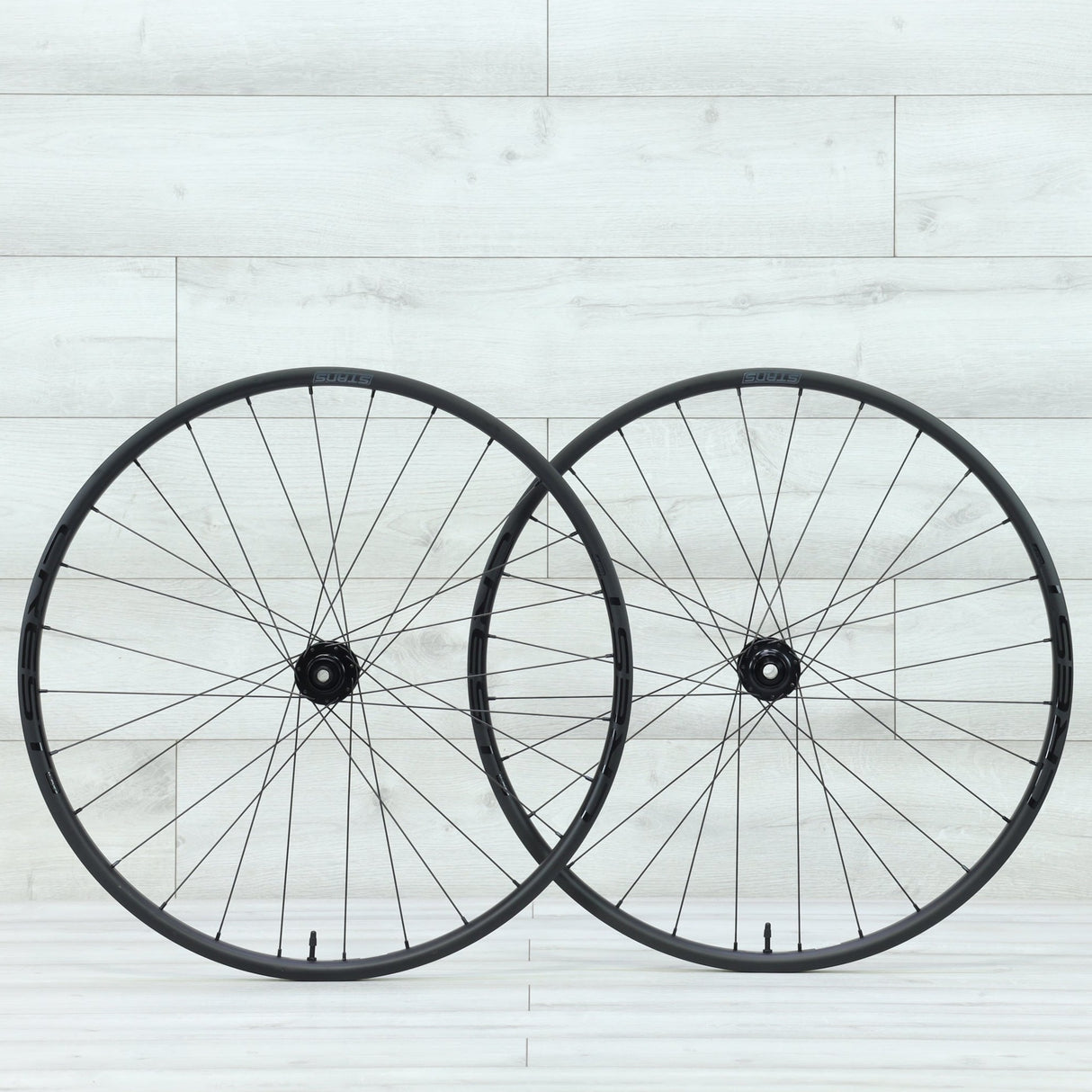 Stans No Tubes Crest CB7 29 Boost Carbon Wheelset SRAM XDR