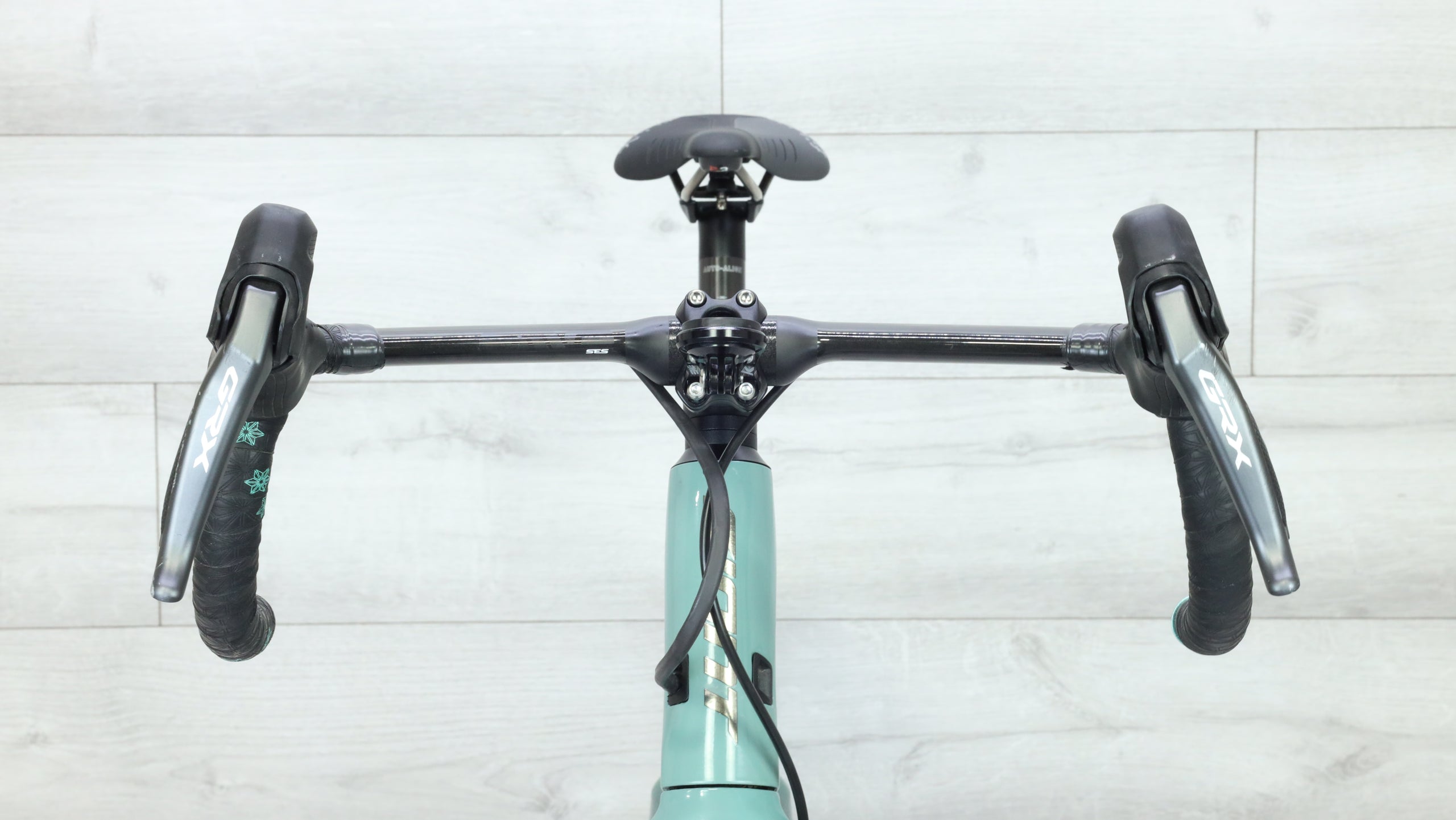 giant revolt 0 gravel bike 2020 2020 Giant Revolt Advanced 0 Gravel Bike