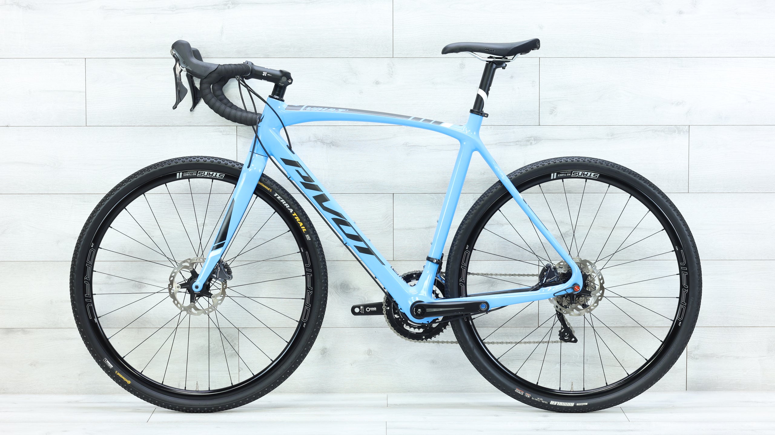 viking gravel bike Pivot Vault V3 Gravel Bike