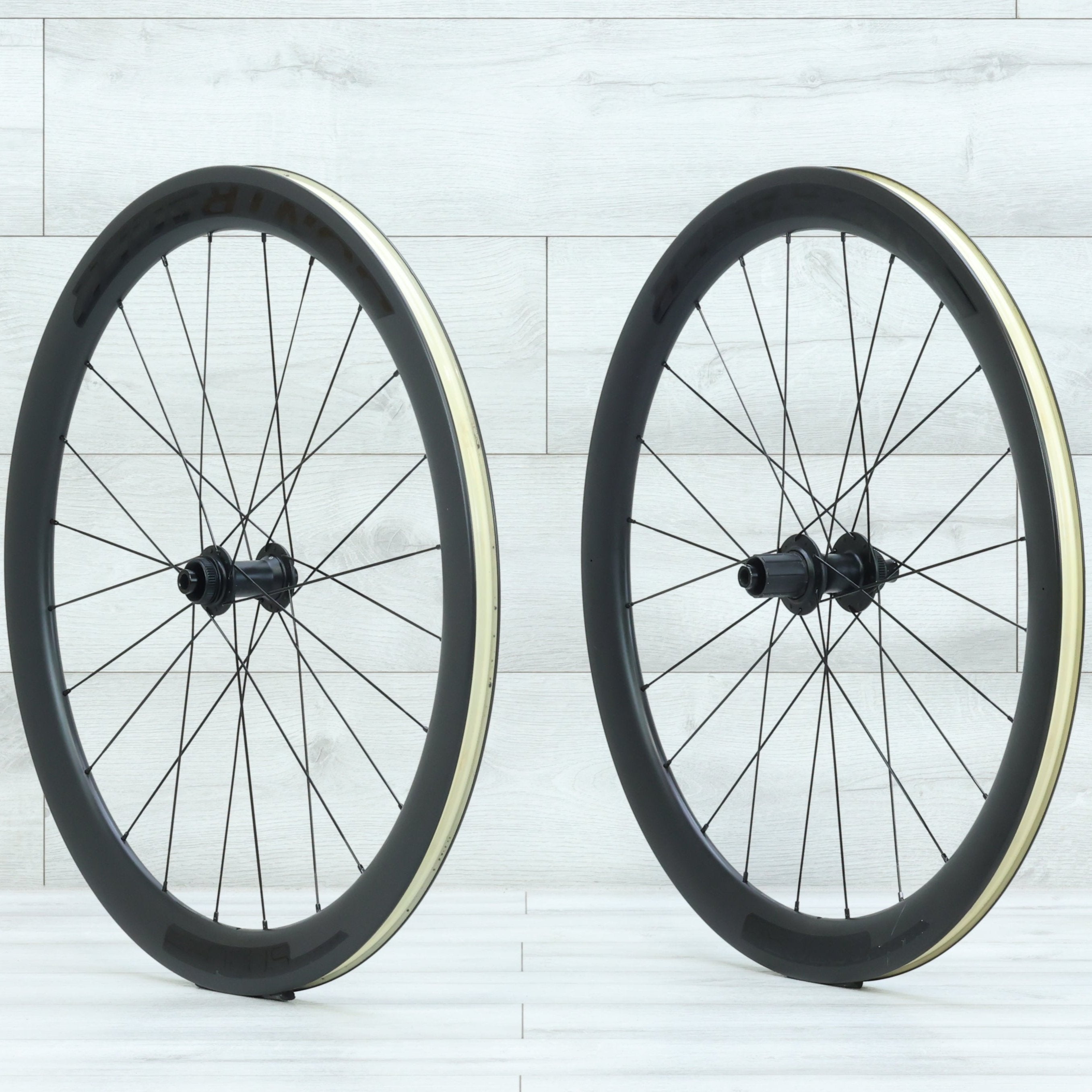 Bontrager Aeolus Elite 50 TLR Disc 前後セット Bontrager Aeolus