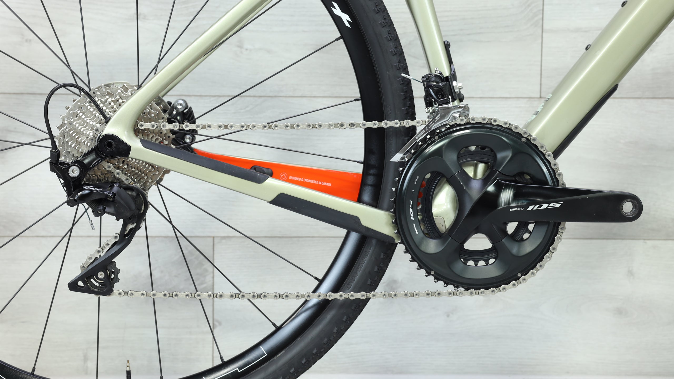 shimano 105 gruppe gravel bike Argon 18 Dark Matter Shimano 105 Gravel Bike