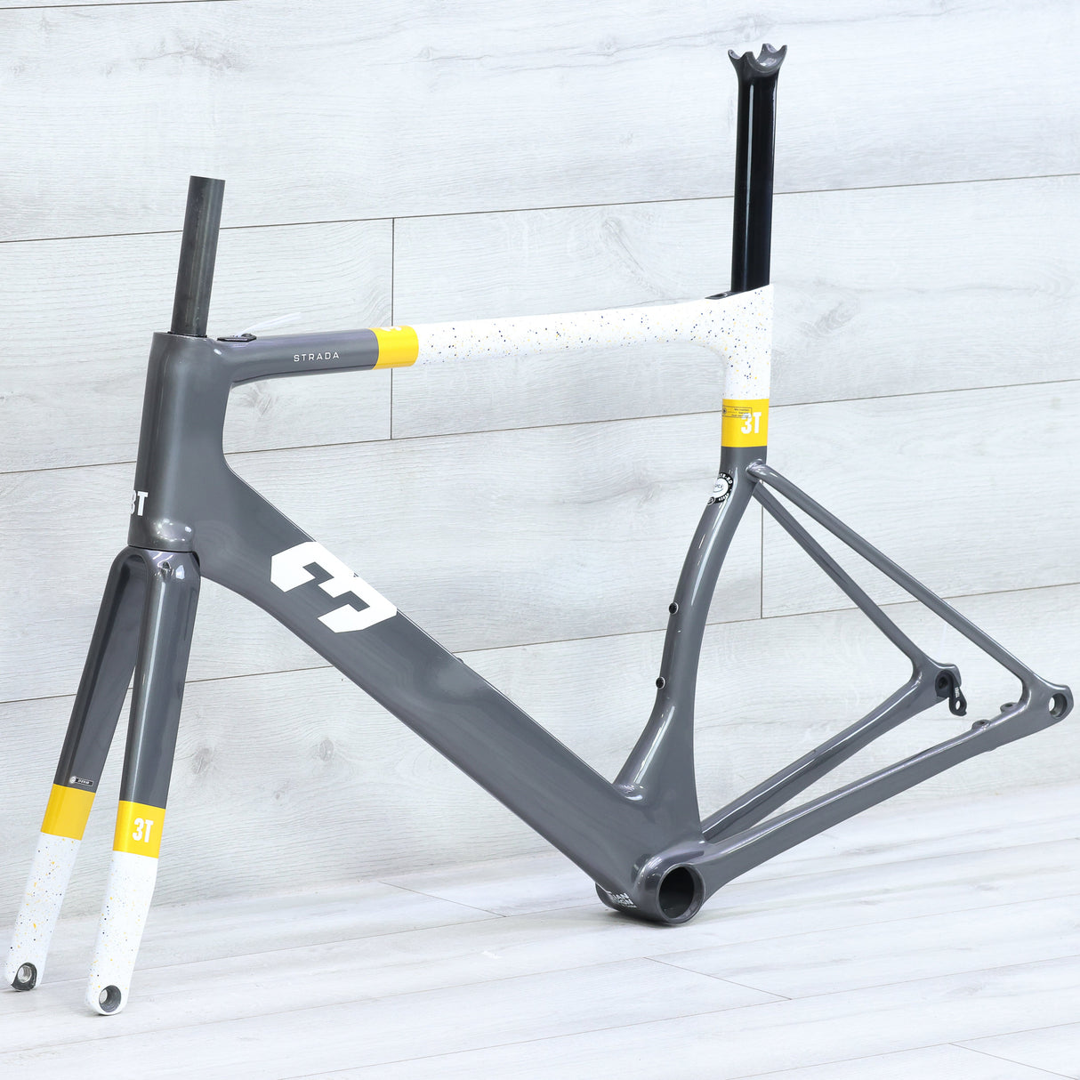 3T Strada 1x Disc Brake Aero Road Bike Frameset 700c Grey/Gold