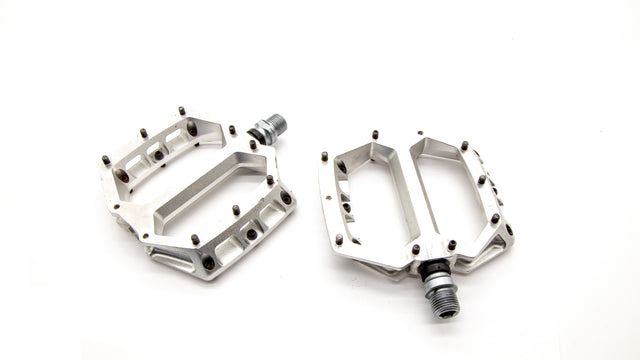NukeProof Horizon Pro Sam Hill Enduro Flat MTB Pedal Silver 416g – Cycle Limited