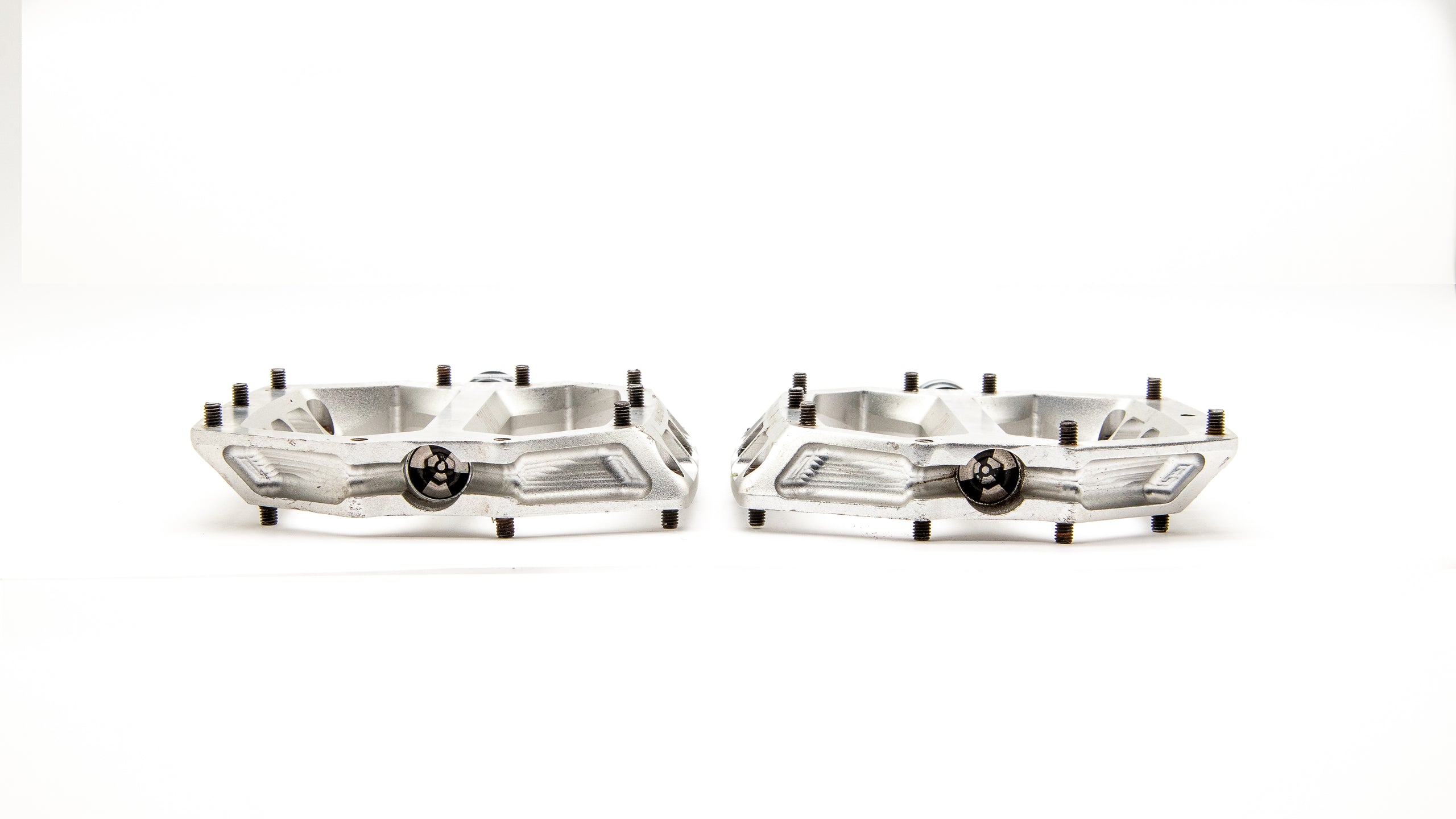 nukeproof horizon pro sam hill enduro pedals NukeProof Horizon Pro Sam Hill Enduro Flat MTB Pedal Silver 416g – Cycle Limited