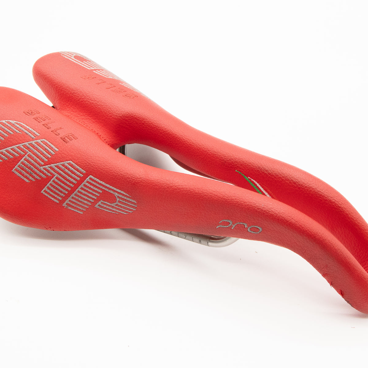 Selle SMP PRO Red Saddle 326g – Cycle Limited