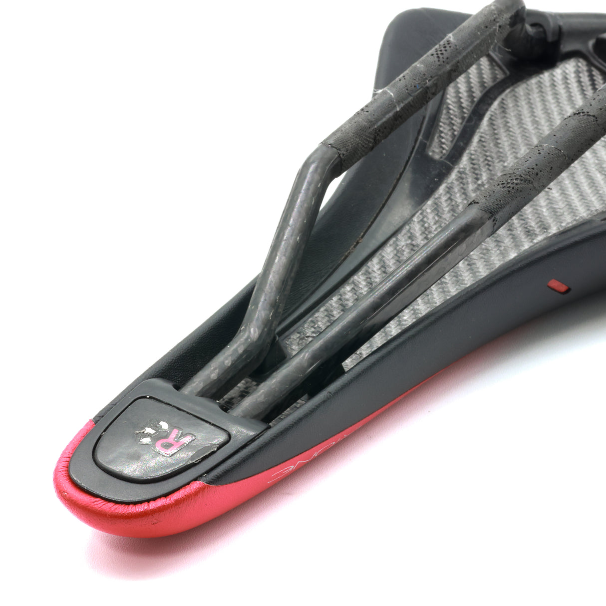 Fizik Arione R3 Braided Carbon Rail Saddle (125mm)