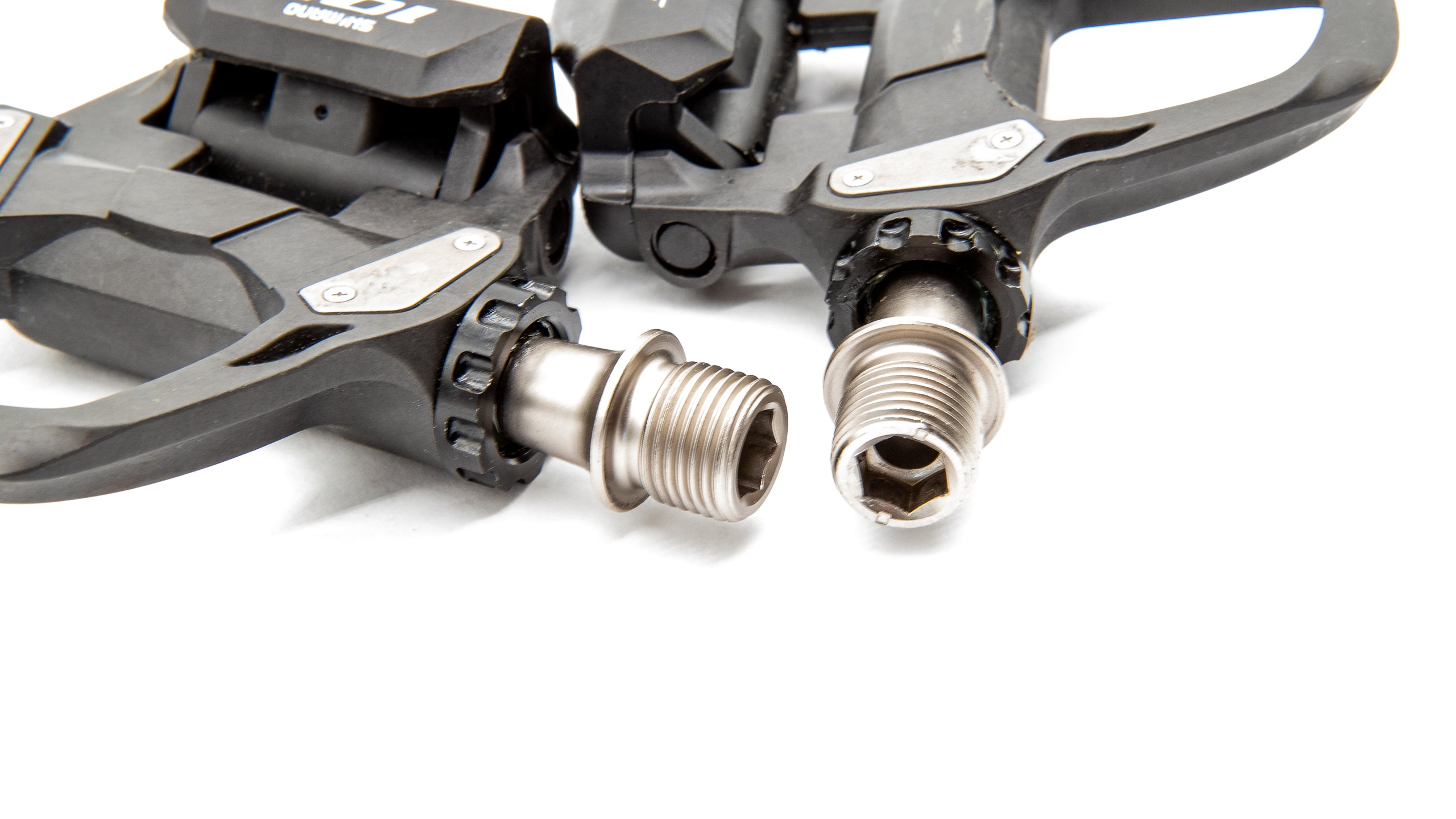 shimano 105 pd-r7000 spd-sl pedals Shimano 105 PD-R7000 Carbon Fiber Road Bike Pedals 258g – Cycle Limited