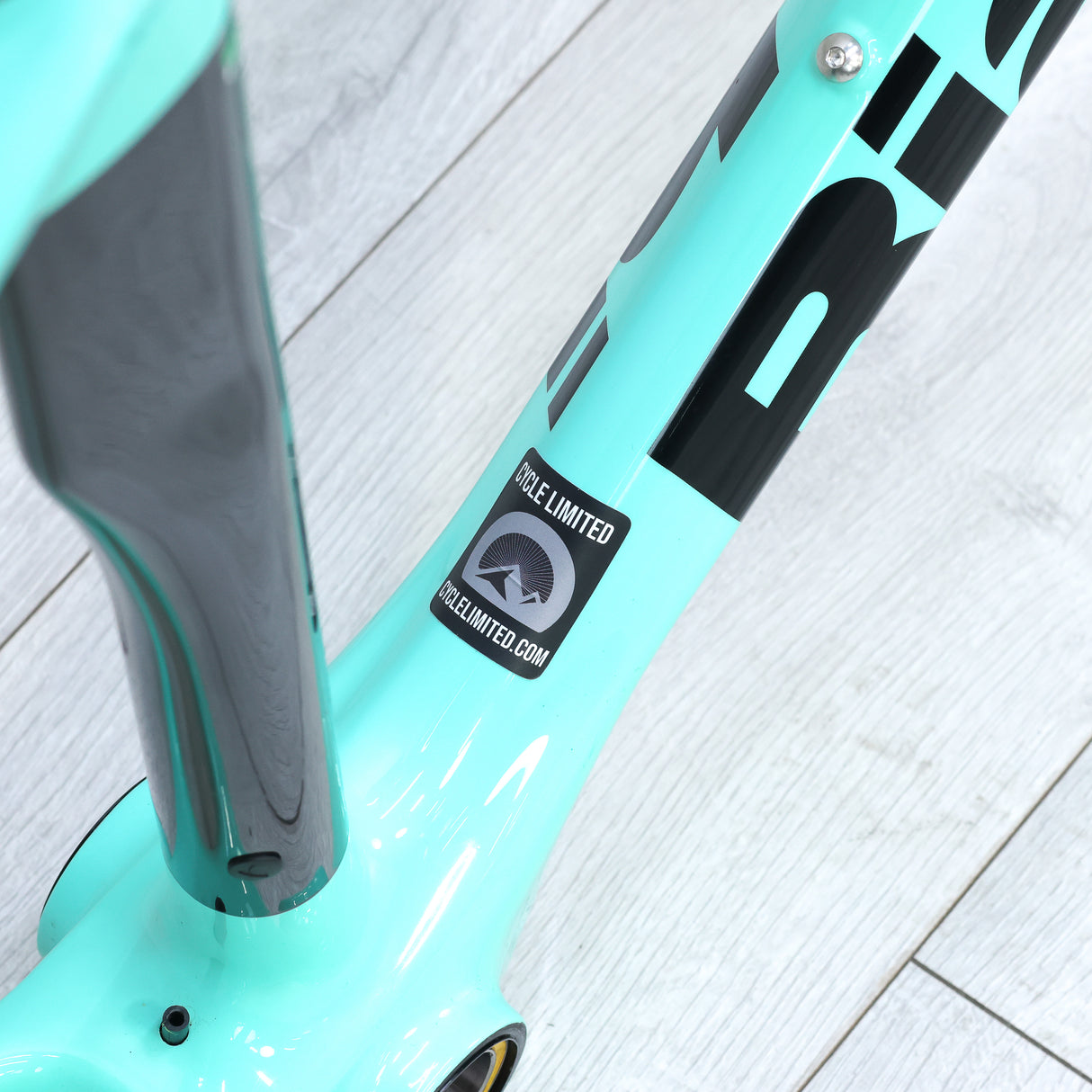 2020 Bianchi Oltre XR3 Disc Road Bike Frameset - 53cm