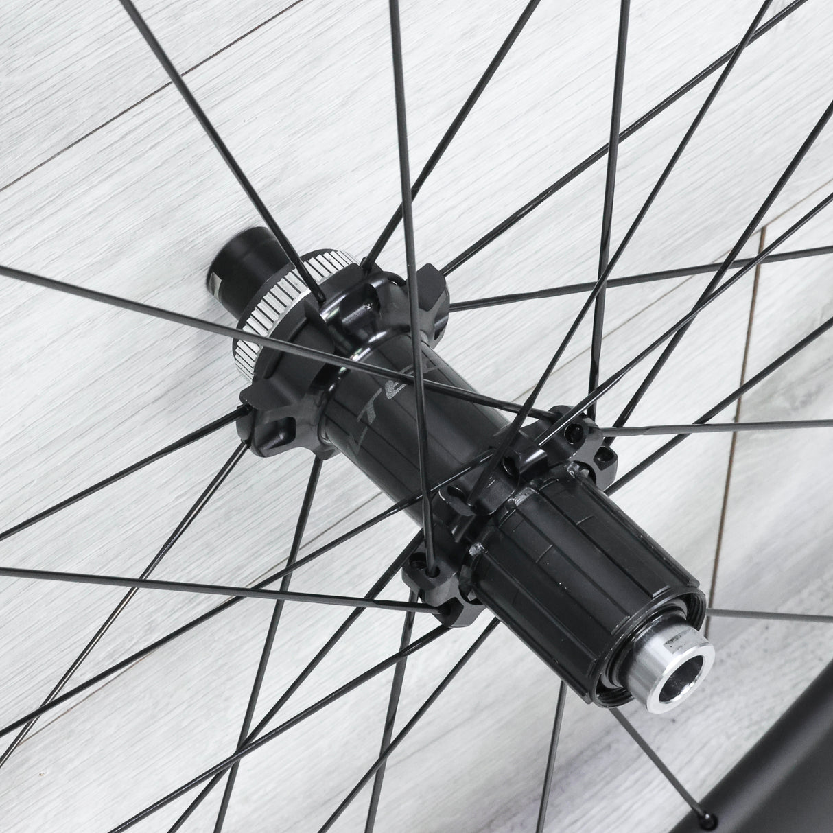 Shimano Ultegra C50 Carbon Disc Wheelset – 700c, Tubeless, Center Lock, HG Driver, 11/12-Speed