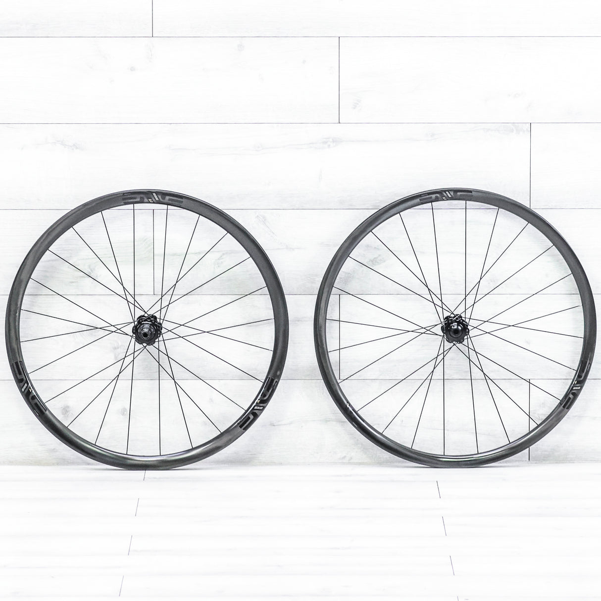 ENVE SES 2.3 Carbon Disc Wheelset – 700c, Tubeless, Center Lock, XDR 12-Speed