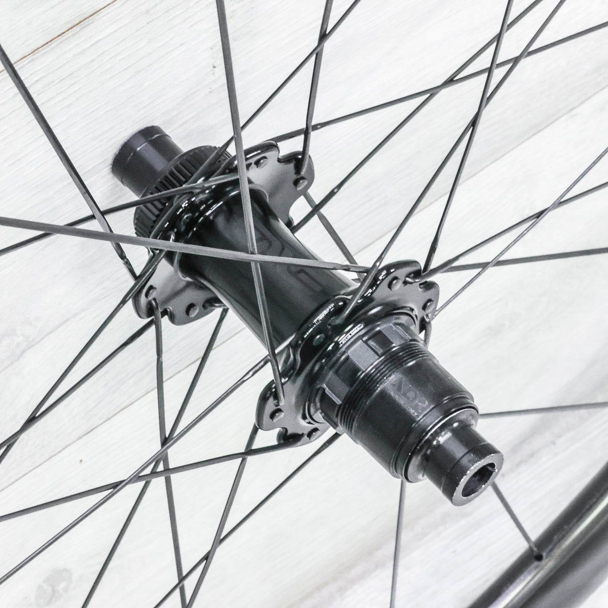 ENVE SES 2.3 Carbon Disc Wheelset – 700c, Tubeless, Center Lock, XDR 12-Speed