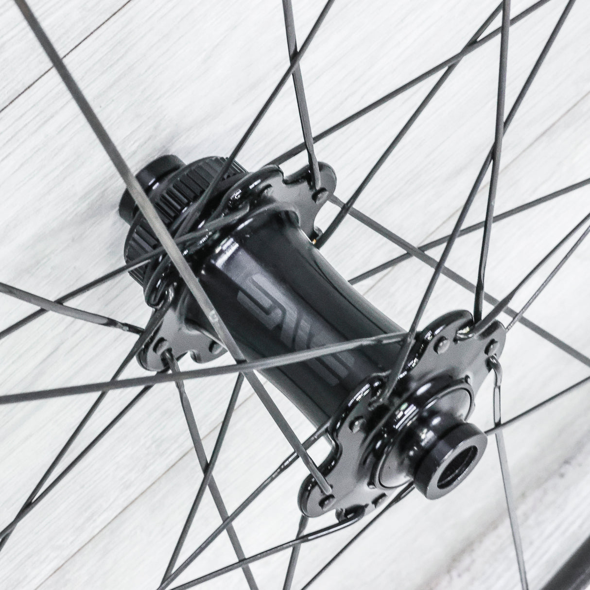 ENVE SES 2.3 Carbon Disc Wheelset – 700c, Tubeless, Center Lock, XDR 12-Speed