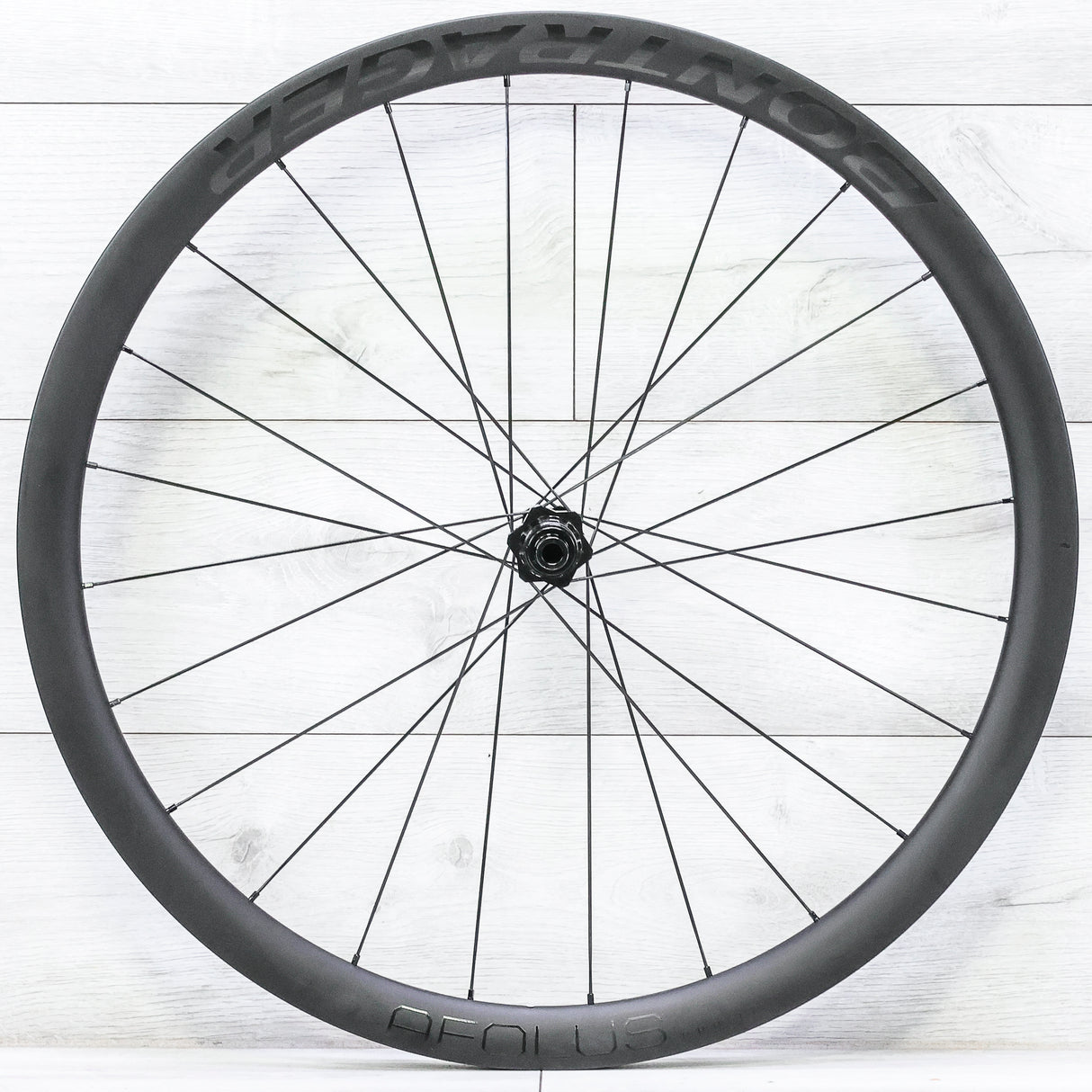 Bontrager Aeolus Pro 37 TLR Carbon Disc Wheelset - 700c, Tubeless, Center Lock, XDR 12-Speed
