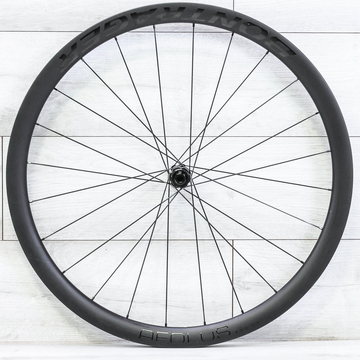 Bontrager Aeolus Pro 37 TLR Carbon Disc Wheelset - 700c, Tubeless, Center Lock, XDR 12-Speed