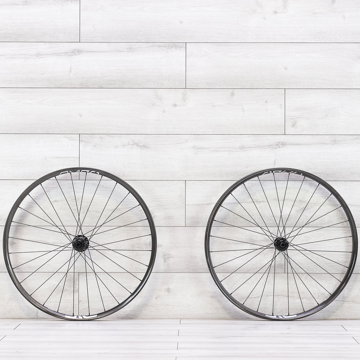 ENVE AM30 Carbon MTB Disc Wheelset - 29", Tubeless, Center Lock, Shimano Micro Spline 12-Speed